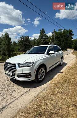 Внедорожник / Кроссовер Audi Q7 2017 в 