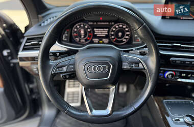 Позашляховик / Кросовер Audi Q7 2017 в 