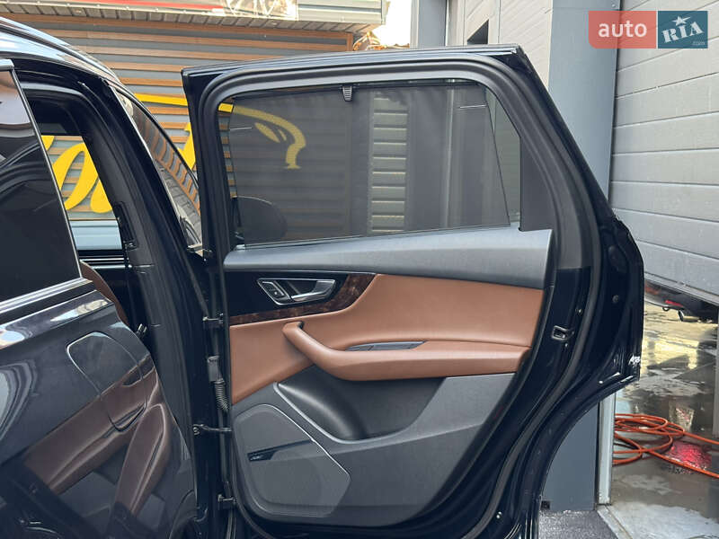 Позашляховик / Кросовер Audi Q7 2017 в Києві