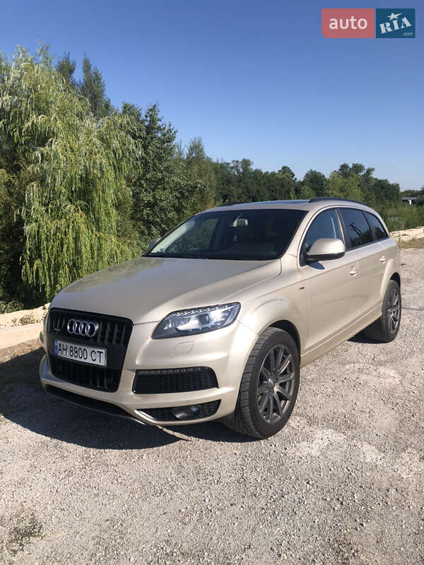Позашляховик / Кросовер Audi Q7 2013 в Павлограді