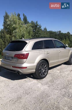 Внедорожник / Кроссовер Audi Q7 2013 в 