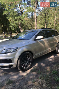 Внедорожник / Кроссовер Audi Q7 2013 в 