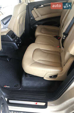 Внедорожник / Кроссовер Audi Q7 2013 в 
