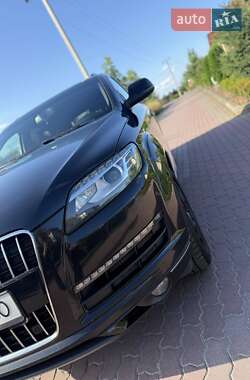Внедорожник / Кроссовер Audi Q7 2015 в 