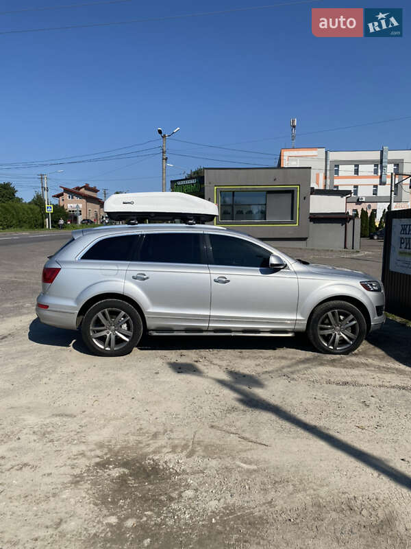 Позашляховик / Кросовер Audi Q7 2010 в 