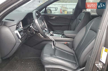 Позашляховик / Кросовер Audi Q7 2021 в 
