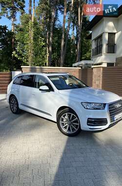 Внедорожник / Кроссовер Audi Q7 2018 в 