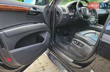 Позашляховик / Кросовер Audi Q7 2010 в 
