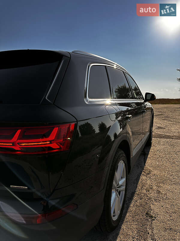 Внедорожник / Кроссовер Audi Q7 2016 в Пирятине