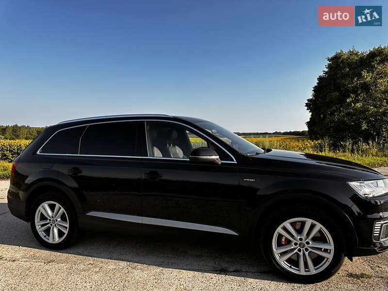 Внедорожник / Кроссовер Audi Q7 2016 в Пирятине