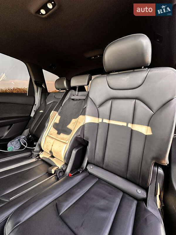 Внедорожник / Кроссовер Audi Q7 2016 в Пирятине