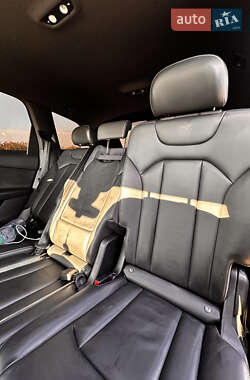 Позашляховик / Кросовер Audi Q7 2016 в 