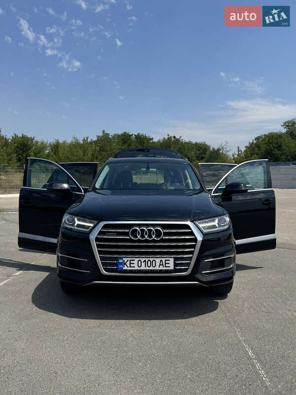 Внедорожник / Кроссовер Audi Q7 2015 в Днепре