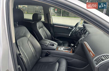 Позашляховик / Кросовер Audi Q7 2015 в 