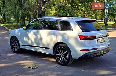 Внедорожник / Кроссовер Audi Q7 2022 в 