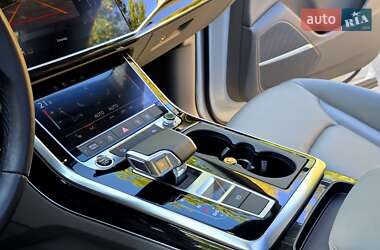 Внедорожник / Кроссовер Audi Q7 2022 в 