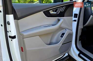 Внедорожник / Кроссовер Audi Q7 2022 в 