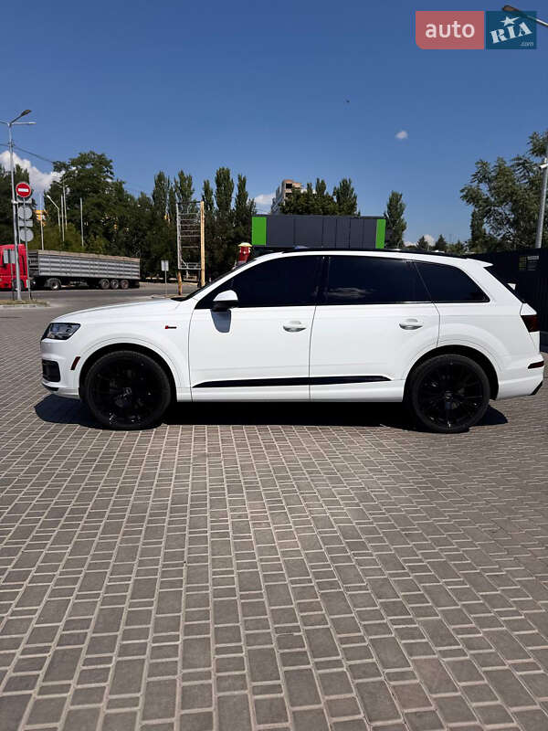 Позашляховик / Кросовер Audi Q7 2017 в Кропивницькому