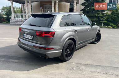 Внедорожник / Кроссовер Audi Q7 2016 в 