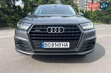 Внедорожник / Кроссовер Audi Q7 2016 в 
