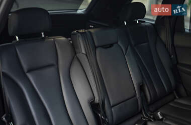 Позашляховик / Кросовер Audi Q7 2019 в 