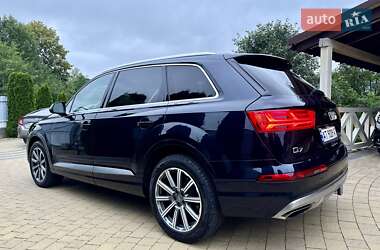Внедорожник / Кроссовер Audi Q7 2017 в 