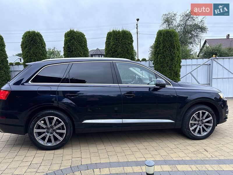 Позашляховик / Кросовер Audi Q7 2017 в Івано-Франківську