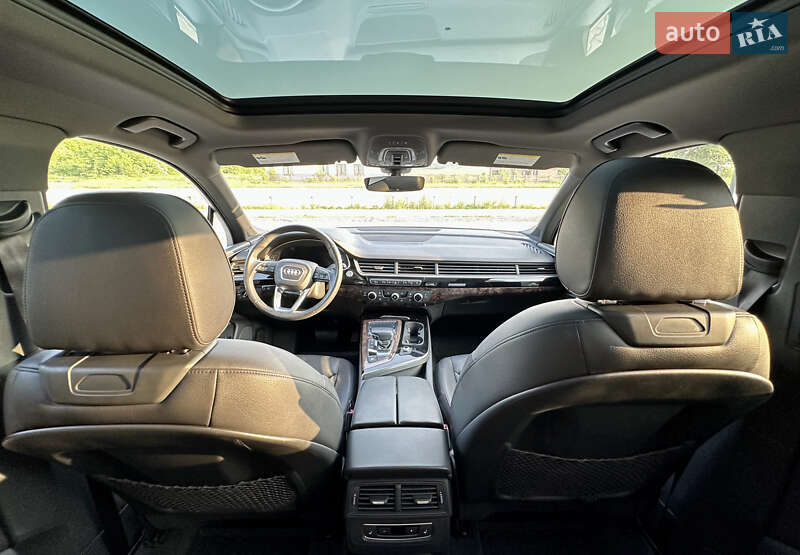 Позашляховик / Кросовер Audi Q7 2017 в Тернополі