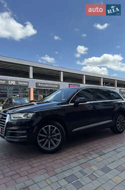 Позашляховик / Кросовер Audi Q7 2015 в 