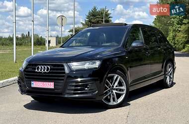 Позашляховик / Кросовер Audi Q7 2019 в 