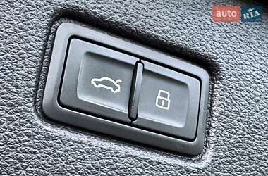 Позашляховик / Кросовер Audi Q7 2019 в 