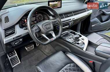 Позашляховик / Кросовер Audi Q7 2019 в 