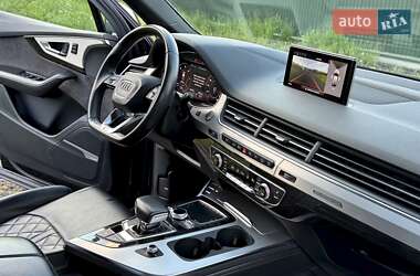 Позашляховик / Кросовер Audi Q7 2019 в 
