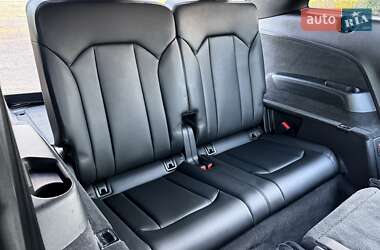 Позашляховик / Кросовер Audi Q7 2019 в 