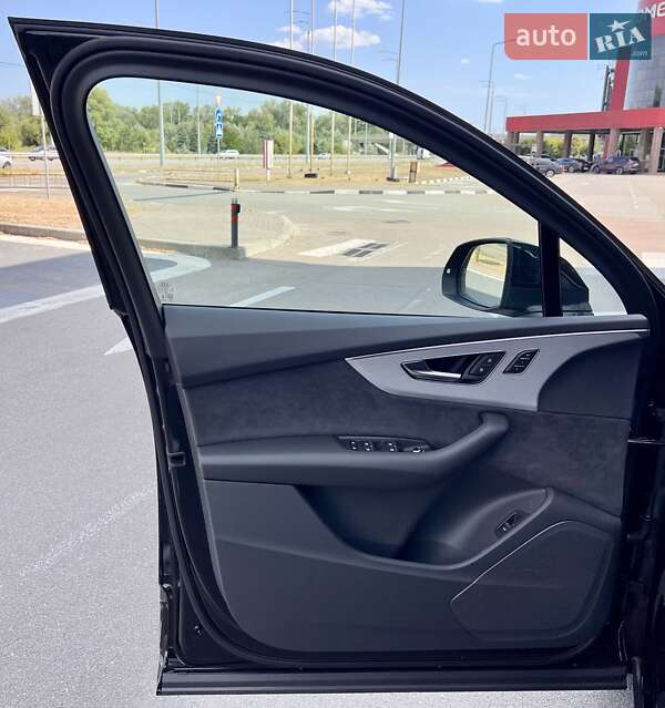 Позашляховик / Кросовер Audi Q7 2025 в Києві