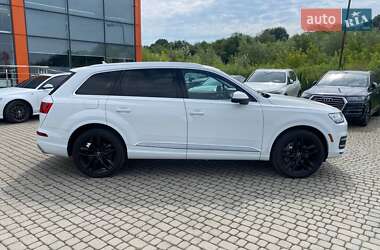 Внедорожник / Кроссовер Audi Q7 2016 в 