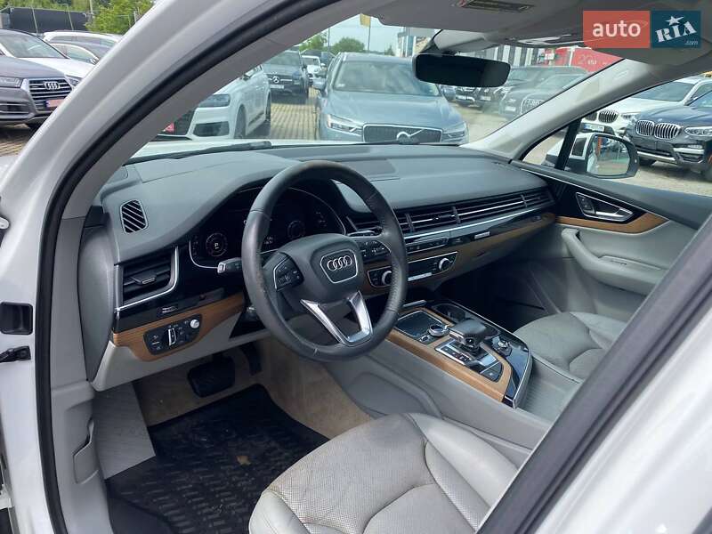 Позашляховик / Кросовер Audi Q7 2016 в Львові