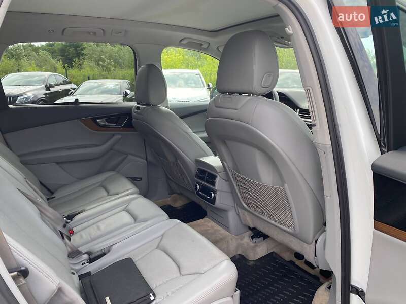 Позашляховик / Кросовер Audi Q7 2016 в Львові