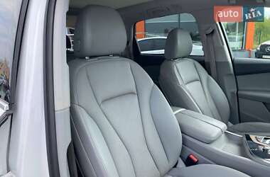 Внедорожник / Кроссовер Audi Q7 2016 в 