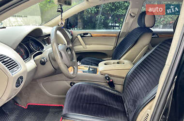 Позашляховик / Кросовер Audi Q7 2007 в 