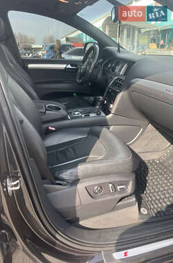 Позашляховик / Кросовер Audi Q7 2013 в 