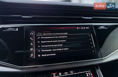 Позашляховик / Кросовер Audi Q7 2022 в 