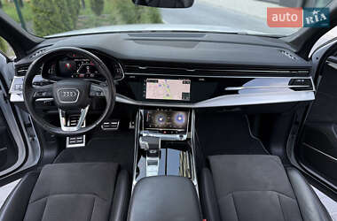Позашляховик / Кросовер Audi Q7 2022 в 