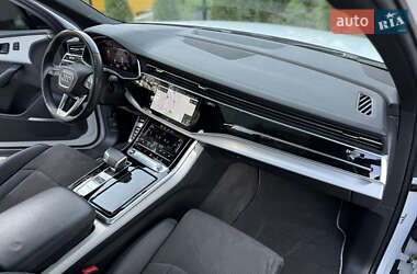 Позашляховик / Кросовер Audi Q7 2022 в 