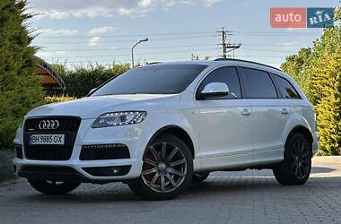Позашляховик / Кросовер Audi Q7 2013 в 