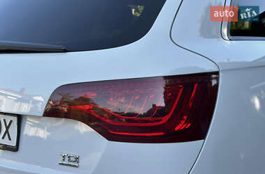 Позашляховик / Кросовер Audi Q7 2013 в 