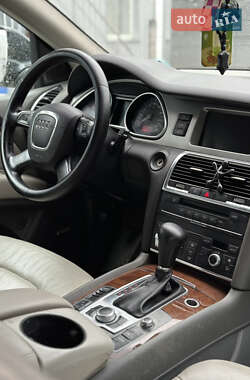 Внедорожник / Кроссовер Audi Q7 2007 в 