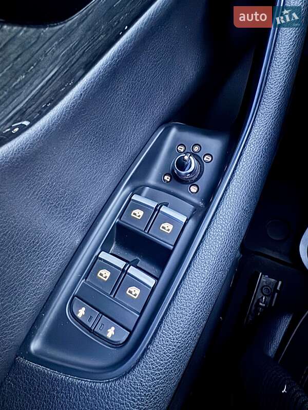 Позашляховик / Кросовер Audi Q7 2016 в Києві