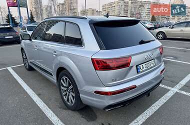Позашляховик / Кросовер Audi Q7 2016 в 