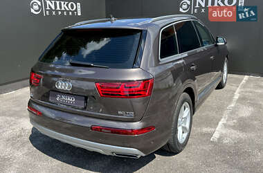 Позашляховик / Кросовер Audi Q7 2018 в 